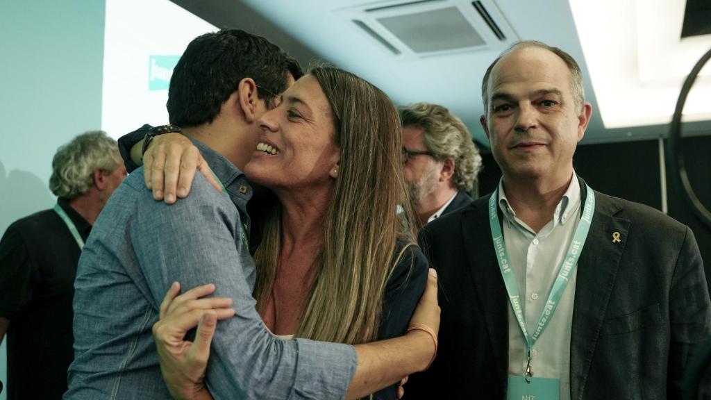 El líder Junts, Jordi Turull, con la candidata a las elecciones generales del partido, Míriam Nogueras