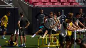 Los jugadores del FC Barcelona, durante un entrenamiento en Estados Unidos / EFE