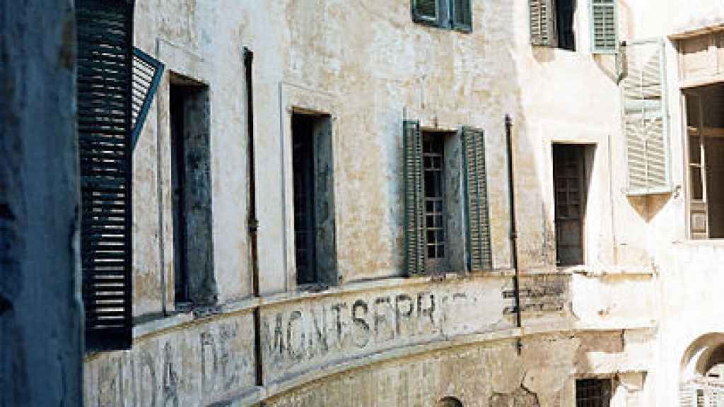 Paredes del balneario La puda