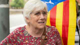 Quién es Clara Ponsatí, la cara del independentismo radical que va a las elecciones del 12M con Alhora