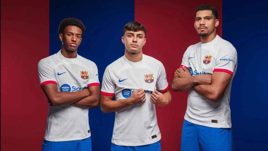 Así es la nueva equipación blanca del FC Barcelona / FCB