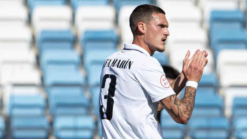 Rafa Marín anima a sus compañeros en un partido del Real Madrid Castilla