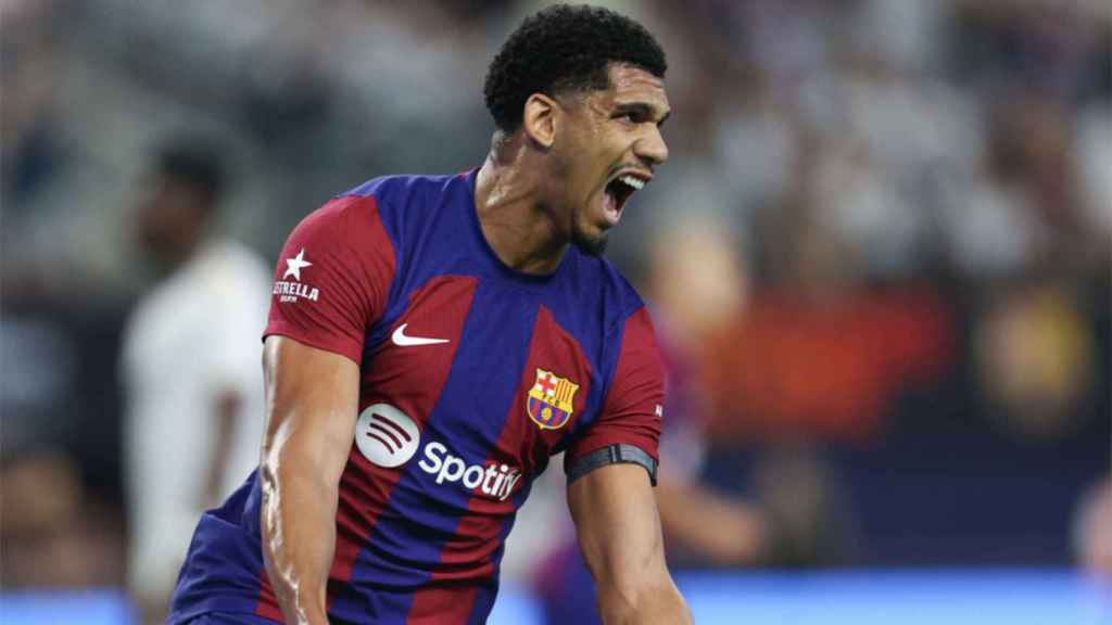 Ronald Araujo, celebrando uno de los goles del Barça contra el Real Madrid