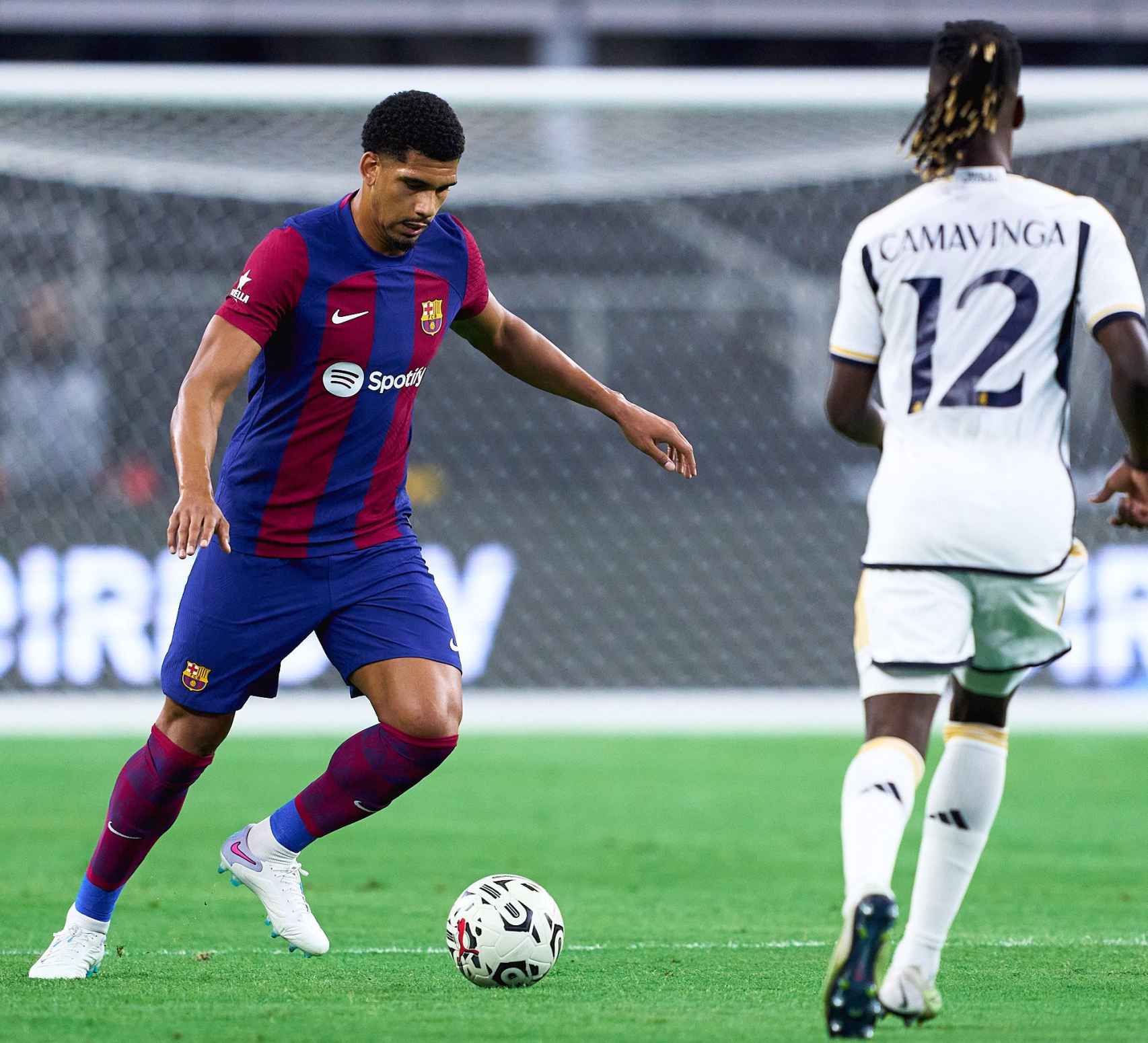 Ronald Araujo, durante el clásico de pretemporada en Dallas