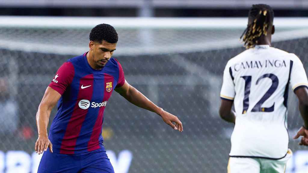 Ronald Araujo, durante el clásico de pretemporada en Dallas