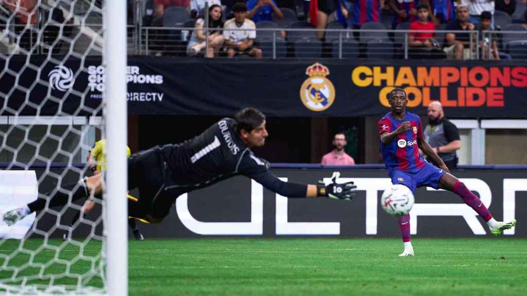 Ousmane Dembelé roza el doblete en el clásico con otro disparo cruzado ante Thibaut Courtois