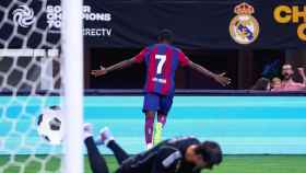 Dembelé celebra su gol al Real Madrid en Dallas haciendo el avión