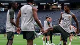 Dembelé, en su último entrenamiento con el Barça junto a Koundé y Ansu Fati