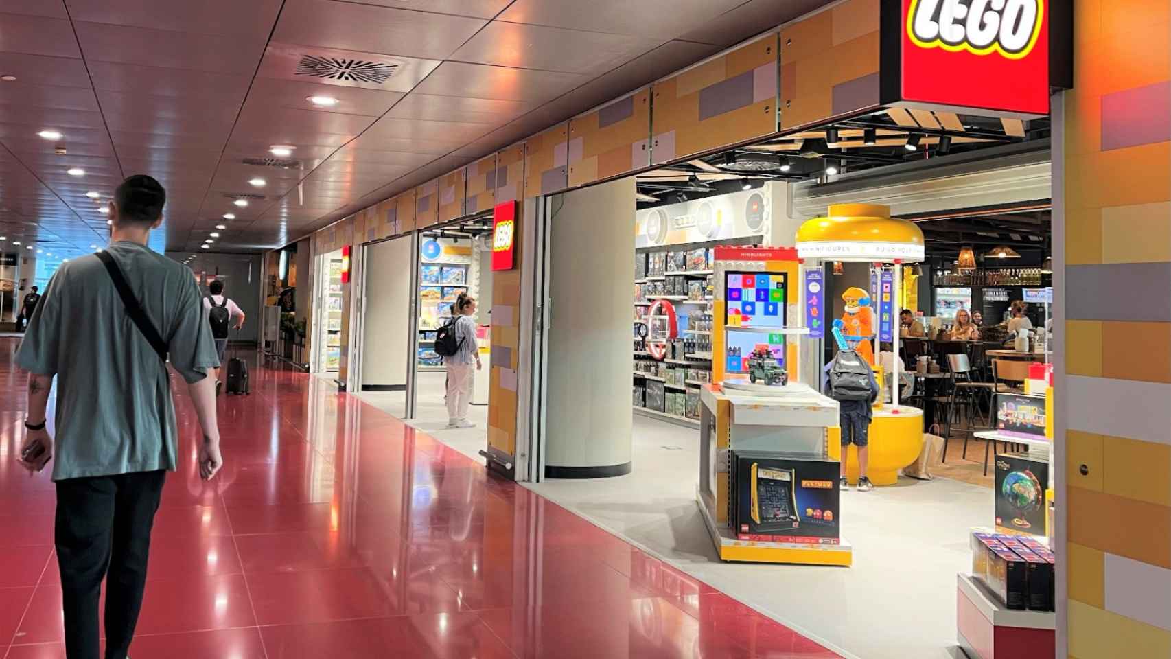 Espacio de ocio familiar YooToo en el aeropuerto de El Prat