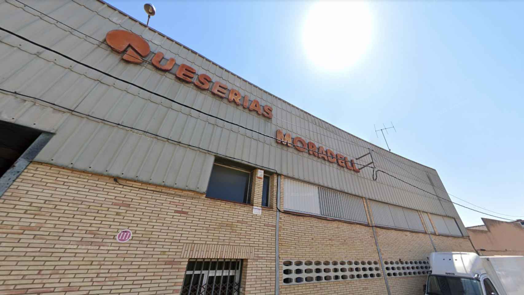 Fábrica de quesos afectada por un incendio en Palamós