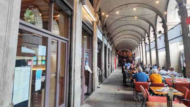 Imagen de archivo de terrazas de restaurantes de Barcelona