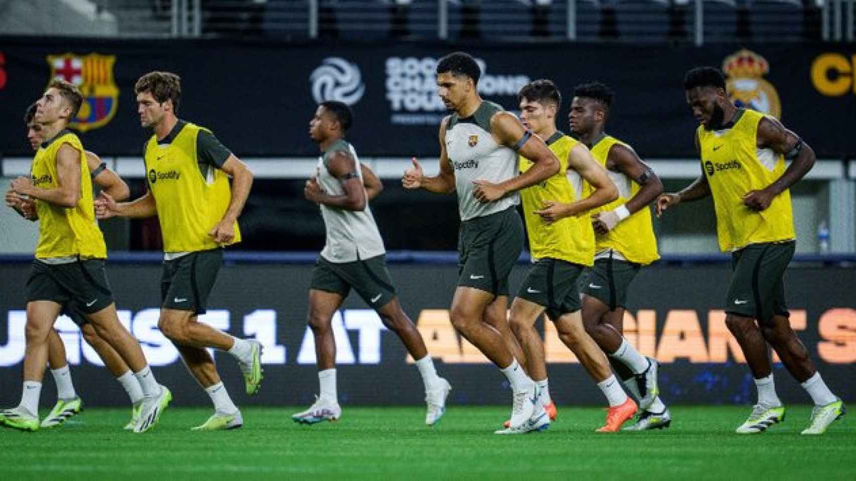 Los jugadores del Barça durante un entrenamiento en Dallas