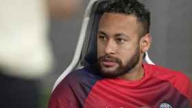 Neymar Jr, sentado en el banquillo del Paris Saint-Germain / REDES