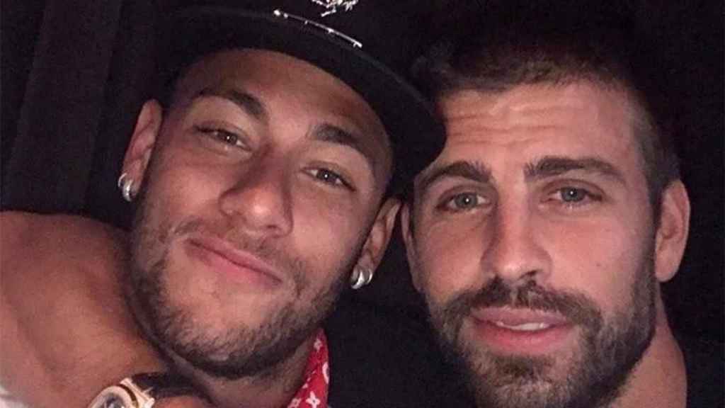 Neymar Jr, Gerard Piqué y el famoso se queda / REDES