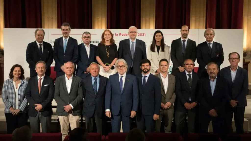 Representantes de los sectores empresarial, turístico y deportivo, reivindicando la celebración de la Ryder Cup de golf en Cataluña