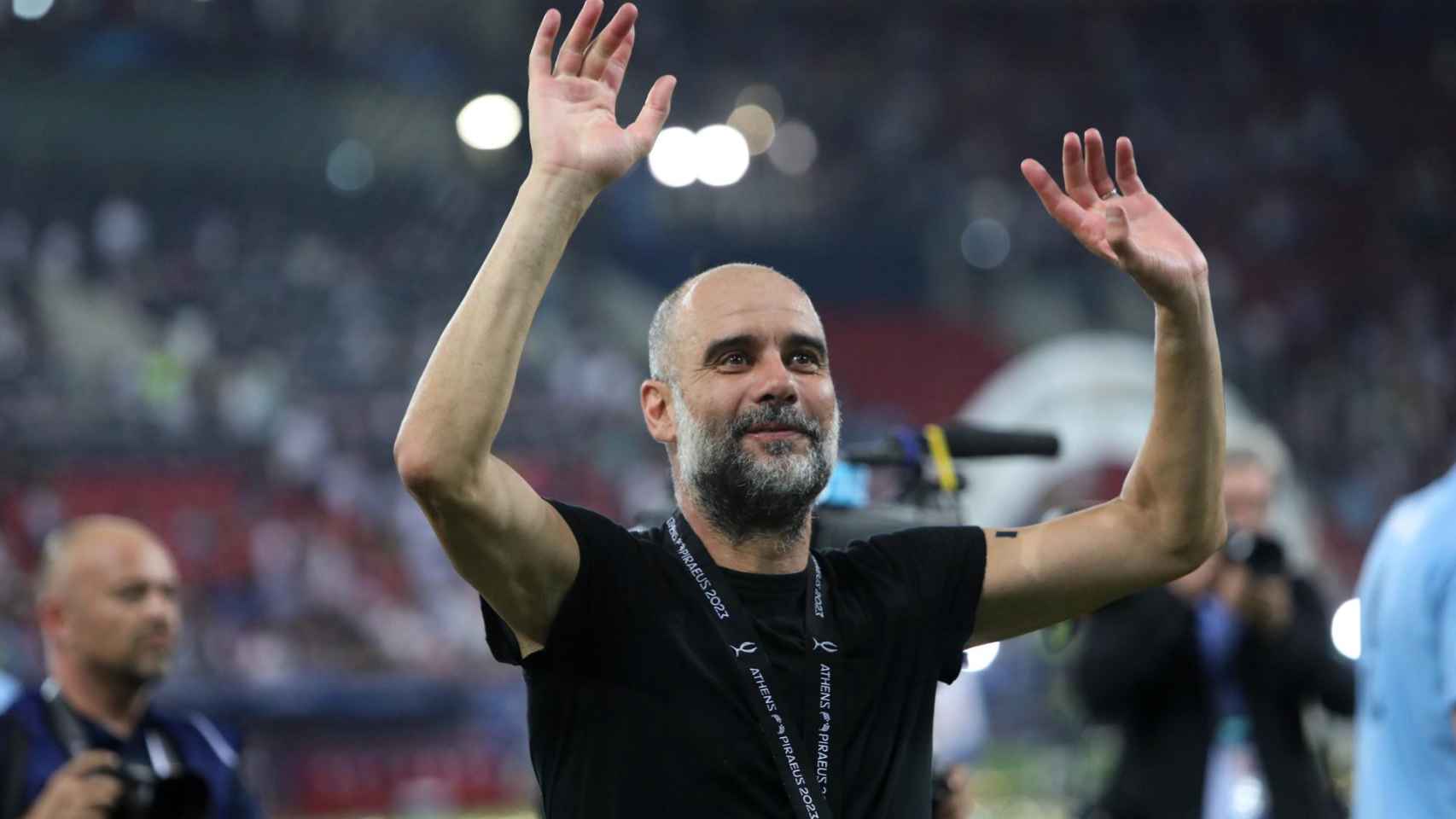 Pep Guardiola celebra la conquista de la Supercopa de Europa con el Manchester City / EFE