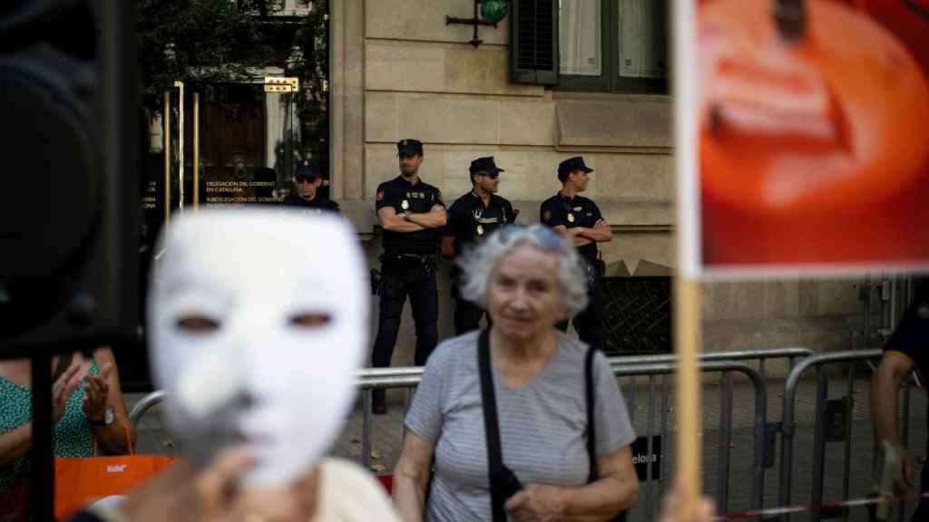 Los independentistas proteoría de la conspiración del 17A, en Barcelona ayer