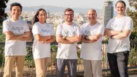 El equipo de Funos con el CEO, Marc Vallhonesta, en el centro