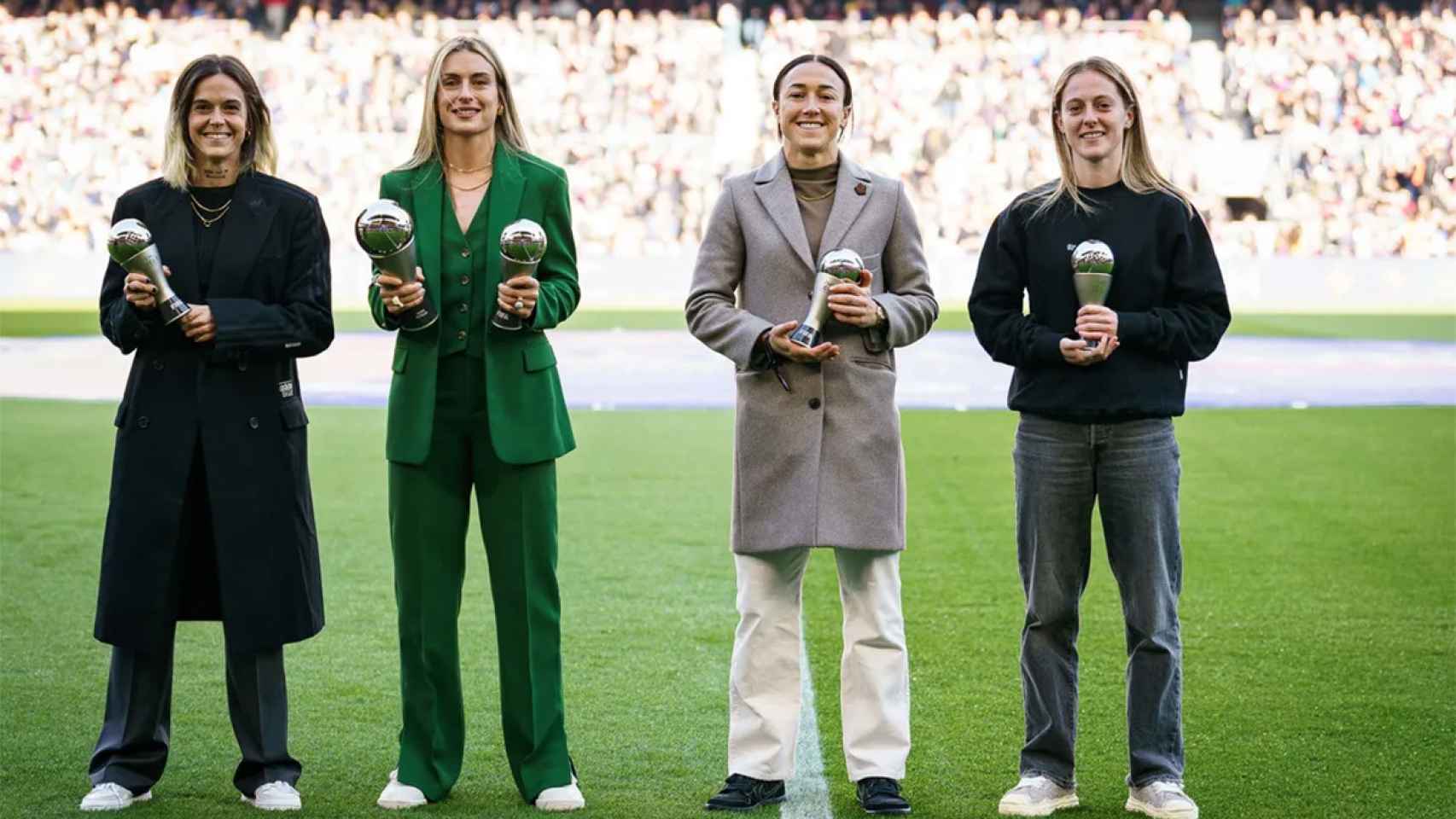 Mapi León, Alexia Putellas, Lucy Bronze y Keira Walsh, de izquierda a derecha / REDES