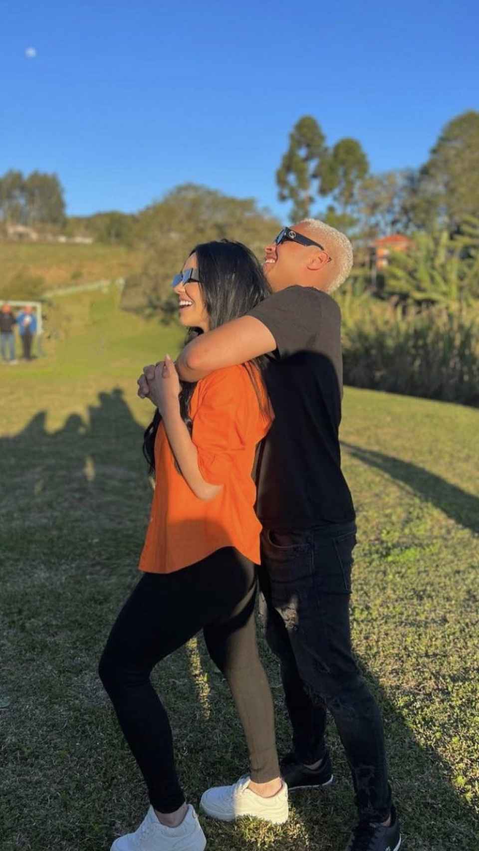 Vitor Roque y Dayana Lins, disfrutando juntos en el campo / REDES