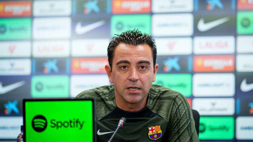 Xavi Hernández, compareciendo en rueda de prensa con el FC Barcelona