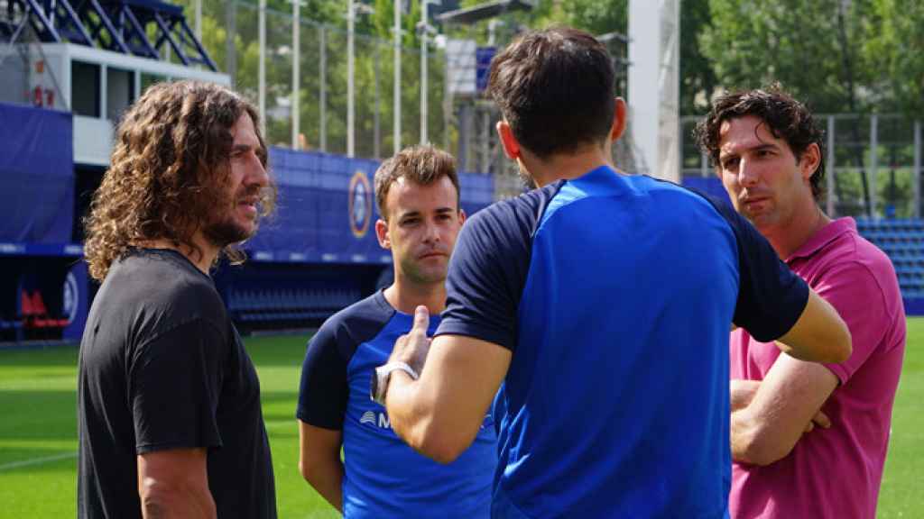 Puyol acompaña al staff del Andorra en un entrenamiento