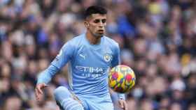 Joao Cancelo durante un partido contra el Manchester City