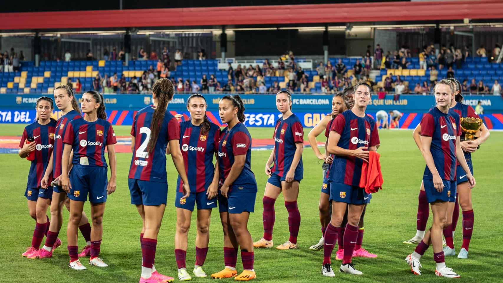 Jugadoras del Barça celebran su victoria en el Gamper de 2023