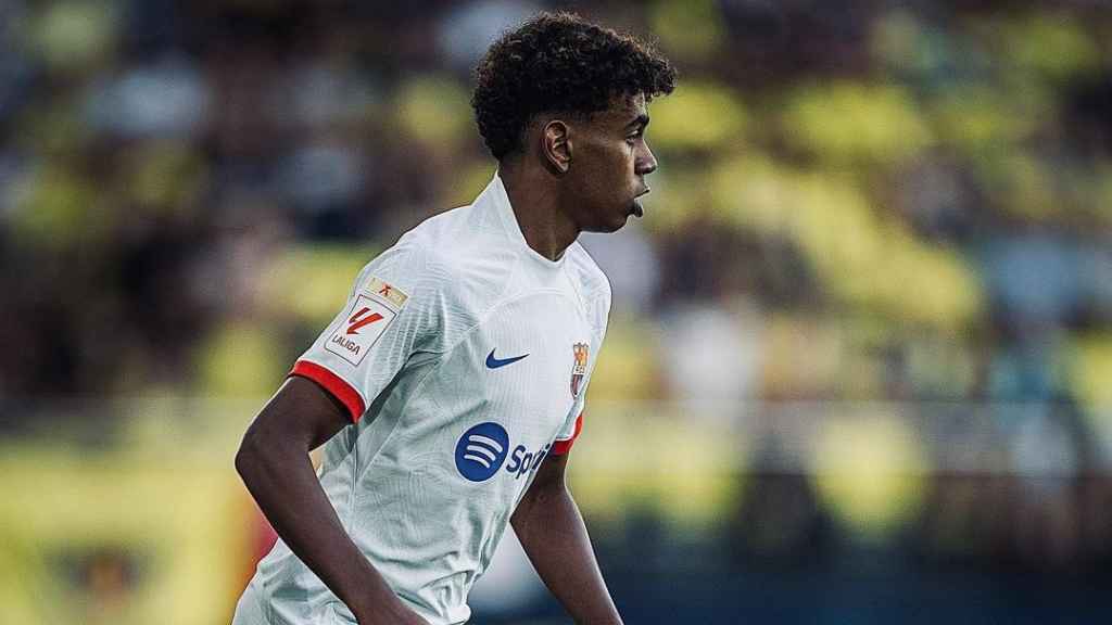 Lamine Yamal, durante el partido ante el Villarreal