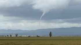 Imagen de un conato de tornado de la DANA actual