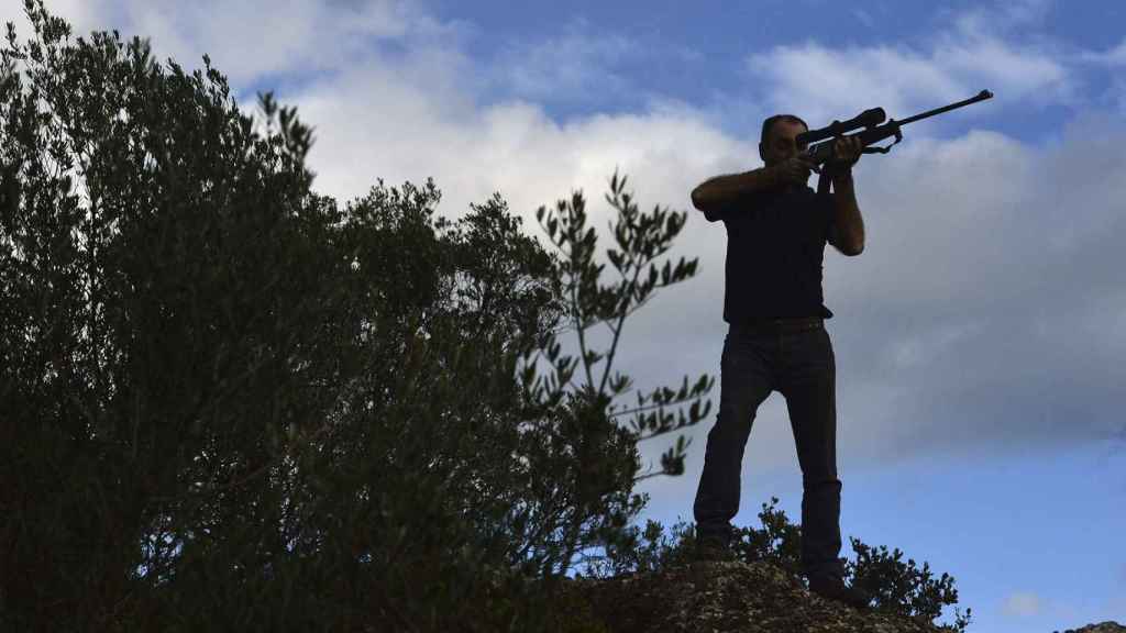 Imagen de un cazador durante una batida