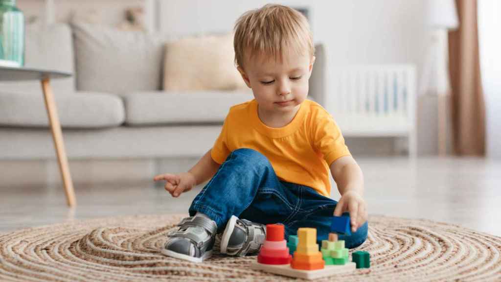 Niño jugando