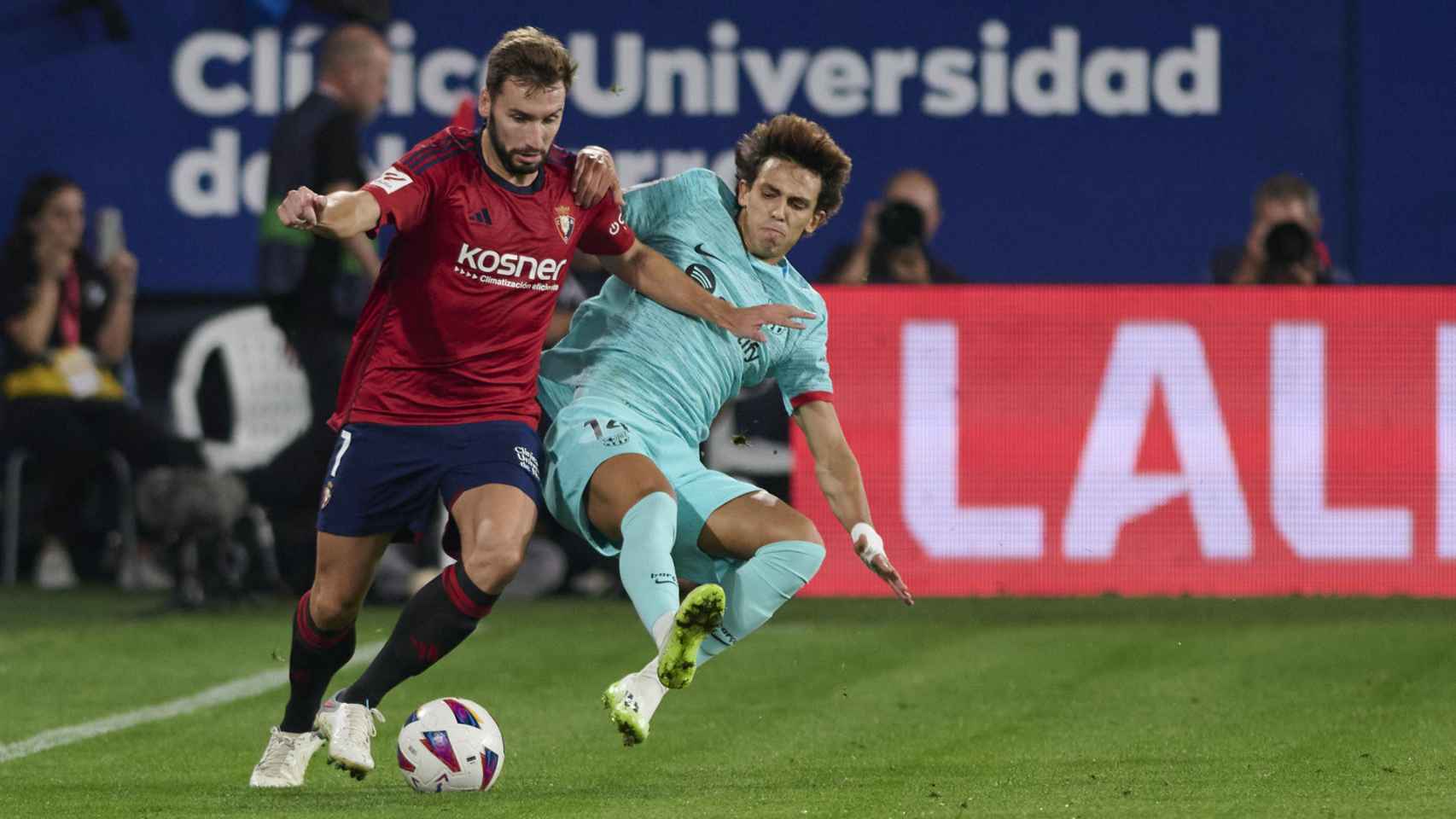 Joao Félix, durante su debut en Pamplona ante Osasuna