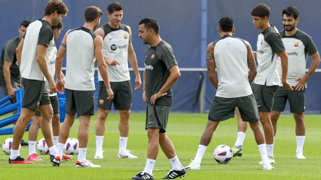 Xavi Hernández, durante una sesión de entrenamiento con el FC Barcelona / EFE