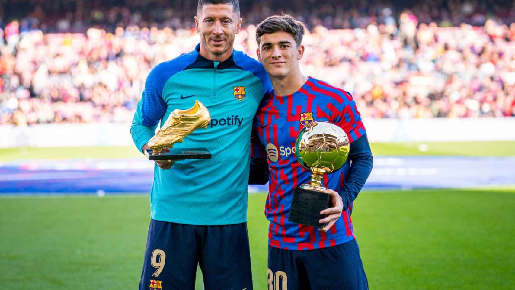 Gavi y Robert Lewandowski mantienen una muy buena relación en el Barça