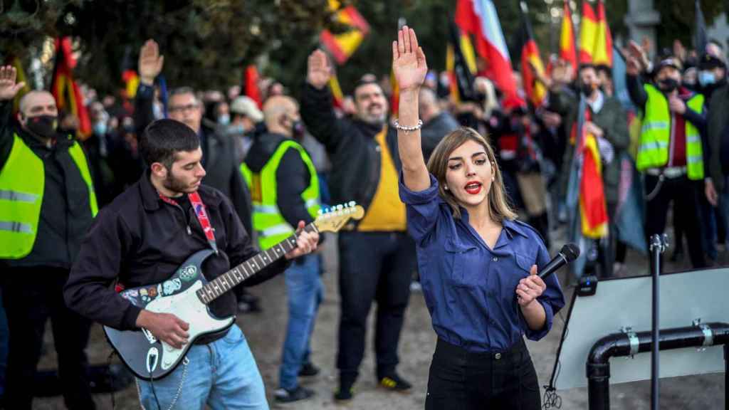 La activista ultra, en el discurso del Cementerio de La Almudena de Madrid