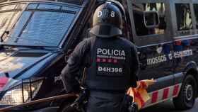 Imagen de los Mossos d'Esquadra antes del enfrentamiento con los fans del Amberes