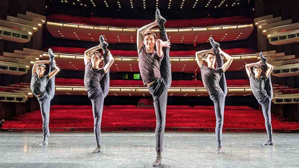 Ensayo de la obra Shen Yun, crítica con el régimen chino