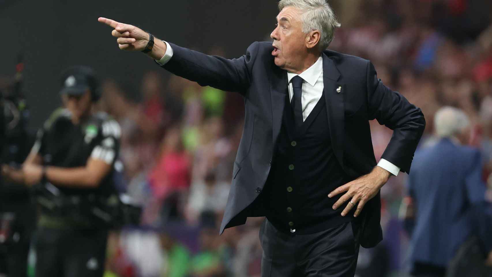 Carlo Ancelotti, durante el derbi del Real Madrid contra el Atlético