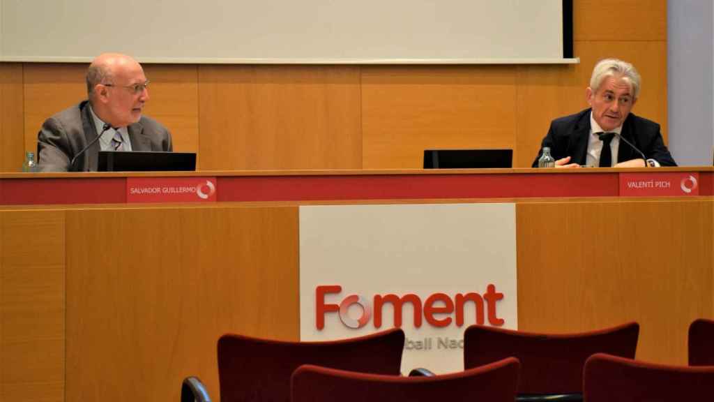 Salvador Guillermo y Valentí Pich durante la presentación del informe de coyuntura económica de Foment