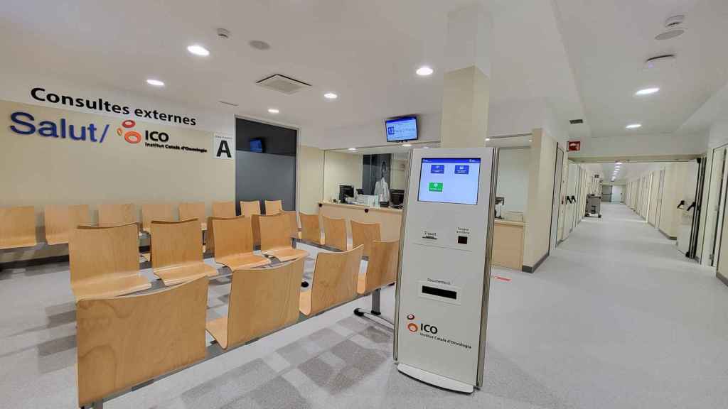 Sala de espera de consultas externas del ICO en Badalona