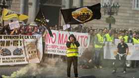 Imagen de una protesta de taxistas con participación de Élite Taxi