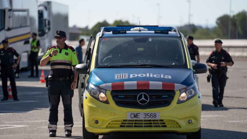 Control de Mossos d'Esquadra en el peaje de Martorell