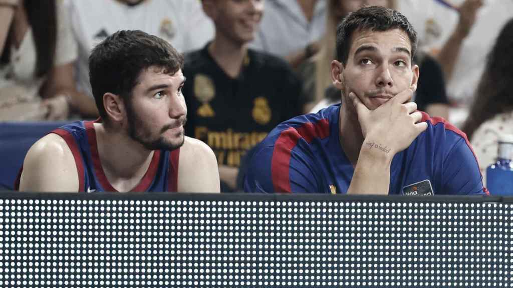 Brizuela y Hernangómez, impotentes en el banquillo del Barça