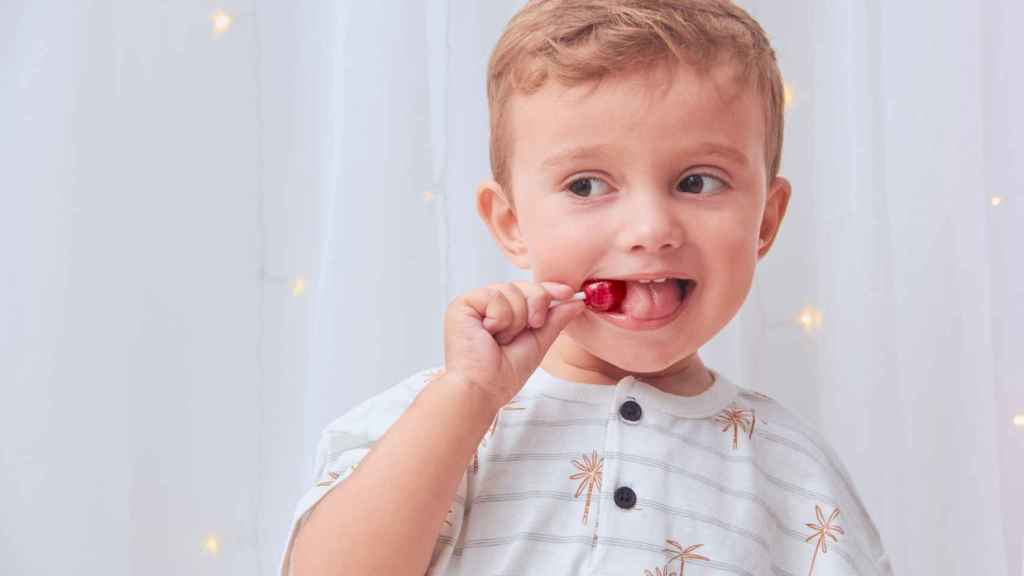 Niño con 'Chupa Chups'