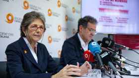 La presidenta de SCC, Elda Mata, y el vicepresidente de SCC, Álex Ramos, en rueda de prensa