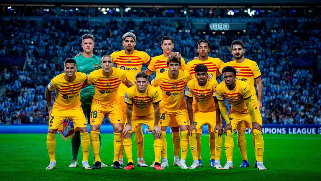 El once inical del Barça durante el partido contra el Oporto