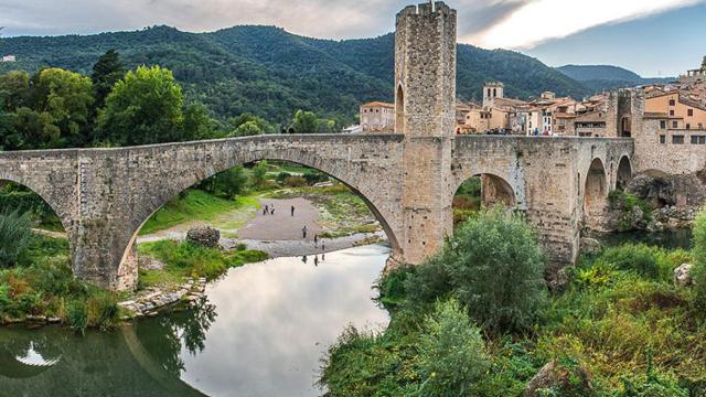 Besalú pone fin al mes de septiembre con 46 personas en situación de desempleo
