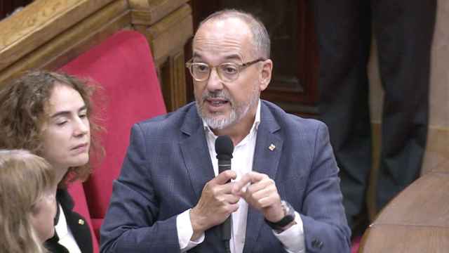 El consejero de Derechos Sociales, Carles Campuzano, en el Parlament hoy