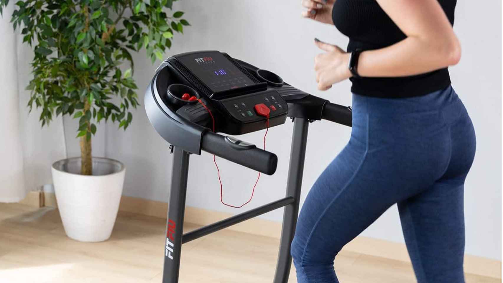 Ponte en forma en la comodidad de tu casa con esta cinta de correr ¡rebajada en Amazon un 21%!